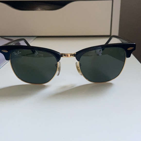 ~Like New~ EUC~Ray Ban Clubmaster Classic Sunglasses - Picture 5 of 9